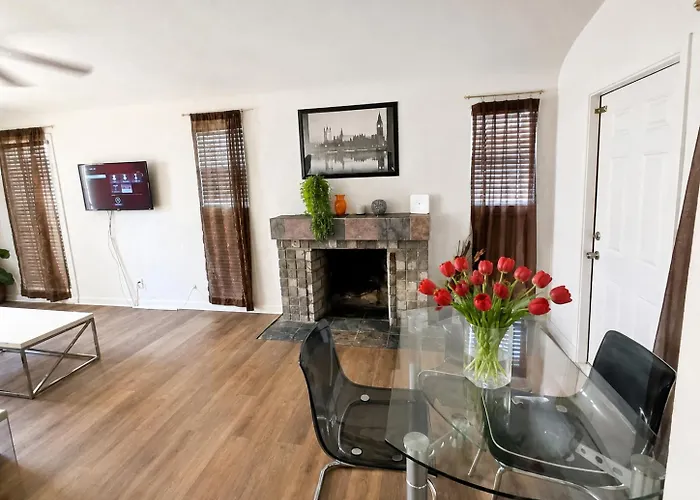 U1 - Entire 2 Bedroom Apt In Dt Phx With Pkg
